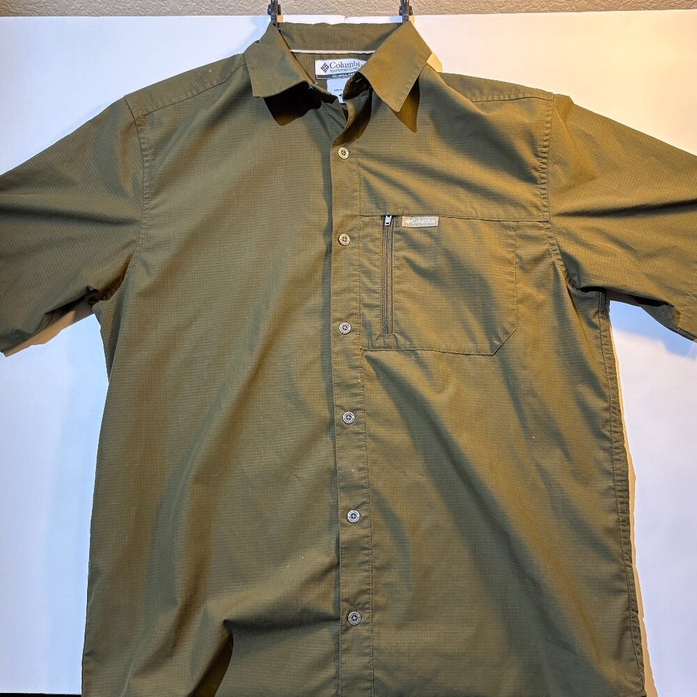 Columbia Omni-Shield Short Sleeve Forest Green Button Down Size Medium